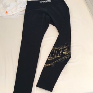 Nike leggings size M. New without tags!